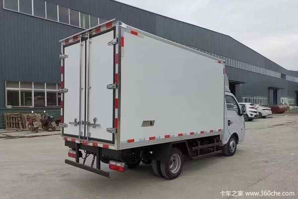 途逸T5冷藏车 夏日拉生鲜不用愁(图2) 途逸T5冷藏车 夏日拉生鲜不用愁(图2)